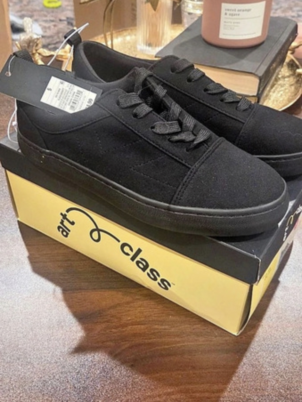 art class Garrett Black Sneakers US 5 NWT